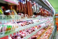 Farbené mäso našli Maďari už aj v obchode, má byť z Poľska
