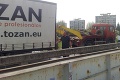Čitateľské foto: Nehoda dvoch kamiónov spôsobila zápchy v Piešťanoch