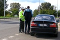 Policajti vopred informujú, kde budú kontrolovať vodičov: Na čo je to dobré?