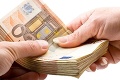 Falošný vnuk s parťáčkou ošklbali dôchodcu o takmer 3-tisíc eur!