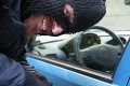 Neznámy zlodej si z auta odniesol lup za vyše 17-tisíc eur