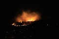 V Bratislave vypukol veľký požiar: Devínska Nová Ves v plameňoch!