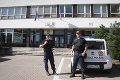 Najstráženejšia mládež: Mestskí policajti sídlia medzi školákmi!