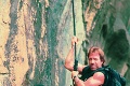 Už je to čierne na bielom: Chuck Norris už má svoj most!