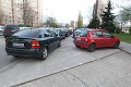 Takto sa parkuje v Bratislave: Na smetiara aj štýlom Paroubkovej!