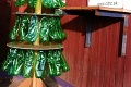 Inšpirácie zo zberných surovín: Páči sa vám recyklovaný vianočný stromček?