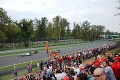 Divočina na pretekoch F1: Taliani so slovenskou vlajkou a rybársky prút východniara Igora!