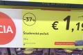 Šokujúci nález v supermarkete: Študenti v ohrození, medzi sladkosťami predávali ich PEČEŇ!