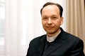 Biskup Haľko o seriáli Priznanie: Nechcem sa pozerať na bozky dvoch žien! Tvrdé reakcie tvorcov