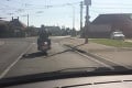 Bratislavský motorkár vyslal do sveta jasný odkaz: Máš nejaký problém? Tak...