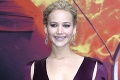 Jennifer Lawrence trávi sviatky tým najlepším spôsobom: Štedrý deň venuje deťom!