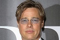 Brad Pitt na premiére ako od kaderníka: Čo rola, to nový učes!