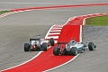 Medzi šampiónom Hamiltonom a  Rosbergom opäť ochladli vzťahy: Namiesto osláv riešia v tíme vojnu pilotov!