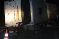 Nešťastie v Rakúsku: Autobus plný turistov sa zrútil z cesty, 24 zranených!