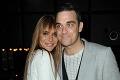 Každý má svoju cenu: Robbie Williams by sa vyspal s chlapom za dva milióny