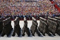 Monštruózna prehliadka čínskej armády: Na námestí sa objavili tisíce vojakov a stovky lietadiel