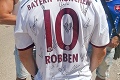 Hokejista Tomáš Tatar fandil v mníchovskej aréne: Takto sa dostal k Robbenovmu dresu s podpismi!