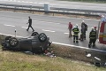 Na diaľnici D1 sa zrazili dve osobné autá: Deväť zranených!