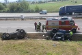 Na diaľnici D1 sa zrazili dve osobné autá: Deväť zranených!