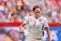 Futbalistka Sydney Leroux pôsobí na ihrisku nenápadne: Šou však začína akonáhle sa vyzlečie!