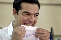 Gréci stoja na hlasovanie v referende v radoch: Minister financií hrozí demisiou