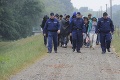 Zadržaní ilegálni migranti sa v Maďarsku vzbúrili: Musela zasiahnuť polícia!