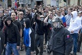 Bratislavu zaplavili stovky demonštrantov: Desiatky zadržaných, zranení policajti a zrušenie MHD!