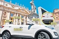 Pápež sa vozí na kabriolete: František má nový papamobil!