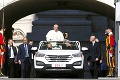 Pápež sa vozí na kabriolete: František má nový papamobil!