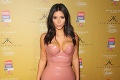 Tehotná Kim v super tesných šatách: Megaprsia ledva natlačila do latexu!