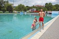 Teploty budú atakovať 30°C, Slováci vyťahujú plavky: Kde si môžete dopriať vodné radovánky?