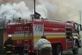 Požiar rodinného domu v dedine na Záhorí, zasahovali aj záchranári