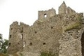 Zlodeji vyrabovali stredoveký hrad Hrušov: Odvliekli aj elektrocentrálu