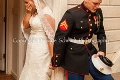 Najsmutnejšia svadobná fotka: Ženích s nevestou sa zadúšajú od plaču!