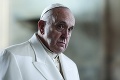 Vatikán vyvolal najnovším prehlásením pobúrenie: Vyhlási pápež František zločinca za svätého?