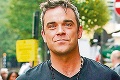 Robbie Williams sa už poctivo pripravuje na večerný koncert: Fotka z Bratislavy hovorí za všetko!