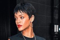 Rihanna sa premenila na sexi ryšavku: S takýmto imidžom sme speváčku ešte nevideli!