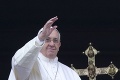 Pápež František v požehnaní nabáda ľudí: Myslite na utrpenie ľudí vo svete