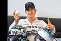 Vyšiel s farbou von: Pilot F1 Rosberg nosí dámske vložky!