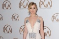 Fascinujúce dielo kolumbijského umelca: Portrét Jennifer Lawrence z 9 658 arašidov skladal pol roka!