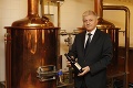 Minister Pavlis kolegom rozdával alkohol: Na rokovanie doniesol 40 fliaš piva!