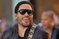 Lenny Kravitz môže byť na svoju dcéru pyšný: Zoe sa predviedla v bikinách!