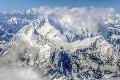 Smrtiaca lavína na Mount Evereste: Záchranári našli už trinástu obeť