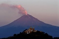 Prudká explózia vulkánu v Mexiku: Pre Popocatépetl museli zavrieť letisko