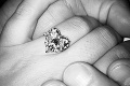 Lady Gaga sa na Valentína zasnúbila: Od sexi herca dostala úchvatný prsteň!