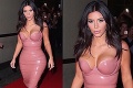 Kim Kardashian sa napchala do latexu a výsledok stojí za to: Prítomní sa báli, aby na nej nepraskol!