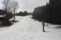 Zvláštna zima v strediskách pri Banskej Bystrici: V jednom sa lyžuje, v inom ani nezačali!
