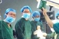 Drzosť lekárov na operačnej sále: Keď uvidíte túto FOTOGRAFIU celú, pochopíte, prečo ich vyšla poriadne draho!