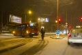 Bratislavu prekvapilo husté sneženie: Cesty sú neprejazdné, na niektorých úsekoch nepremáva MHD!
