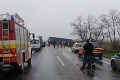 Tragédia na ceste neďaleko Šale: Zahynula vodička († 41) a štyri deti!